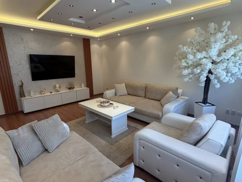 Mladenovac duplex 132 kvadrata - uknjizen