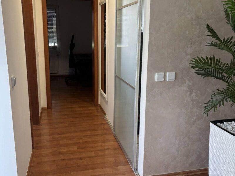 Mladenovac duplex 132 kvadrata - uknjizen