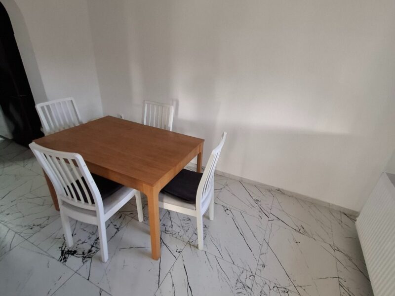 Prodaje se kuća od 182m2 u Vrčinu.