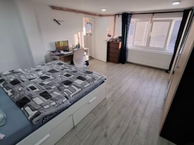 Prodaje se kuća od 182m2 u Vrčinu.
