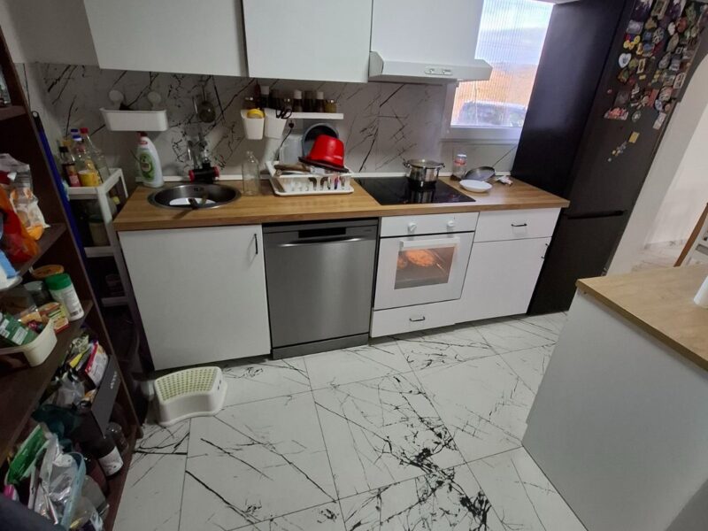 Prodaje se kuća od 182m2 u Vrčinu.