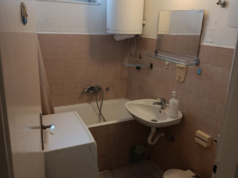 Izdaje se stan na Bežanijskoj kosi ukupne površine 75m2