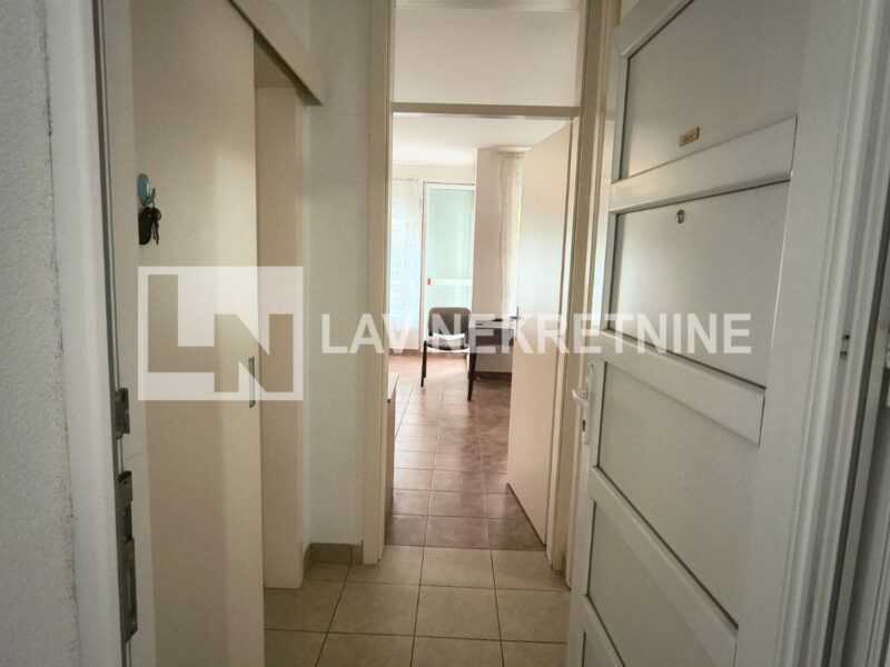 PRODAJE se STAN u Ovči (Palillula), 36m2+terasa 17m2