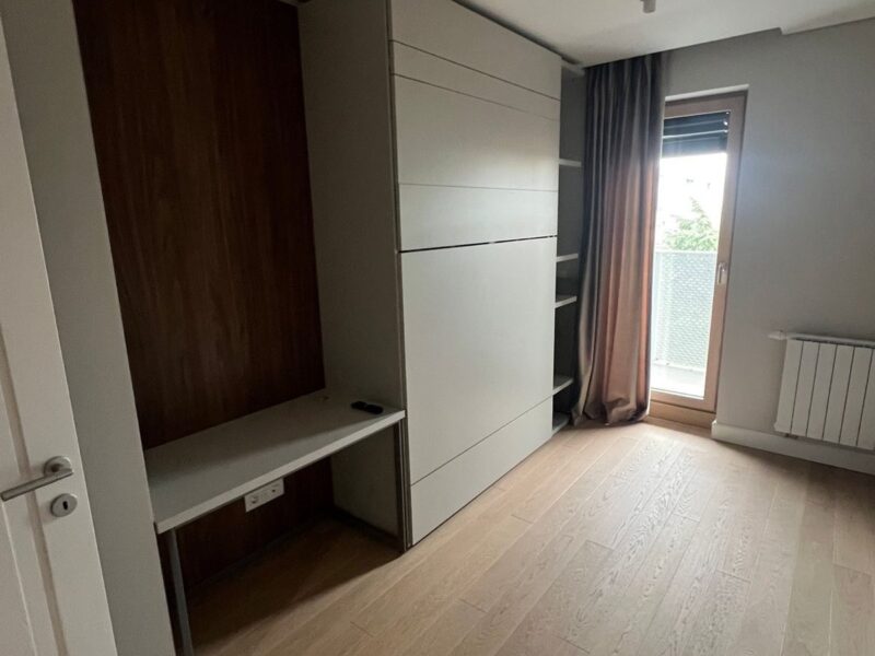 Prodajem stan u Kennedy Residence 82m2