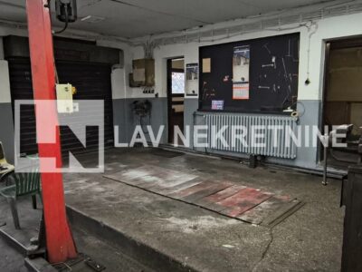 Izdaje se poslovni prostor površine 80m2 Juzni Bulevar