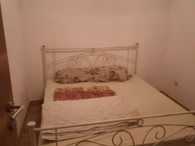 lux trosoban stan u blizini ulice Dimitrija Tucovića.