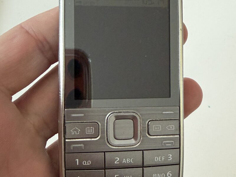 Nokia E52