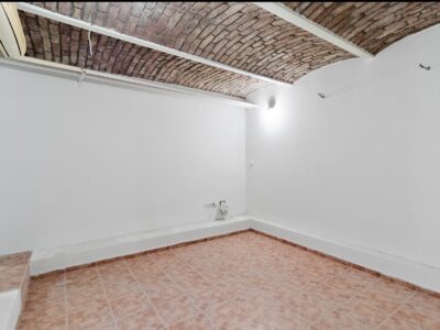 LOKAL 38 m² U STROGOM CENTRU GRADA – ZMAJ JOVINA 7