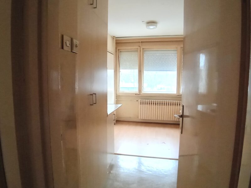 Nenamešten stan(Bulevar) u Nišu