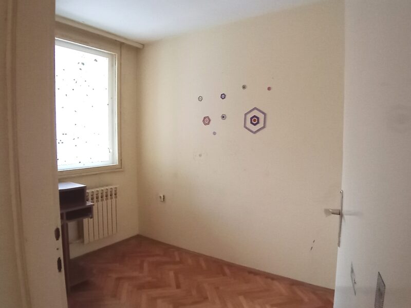 Nenamešten stan(Bulevar) u Nišu