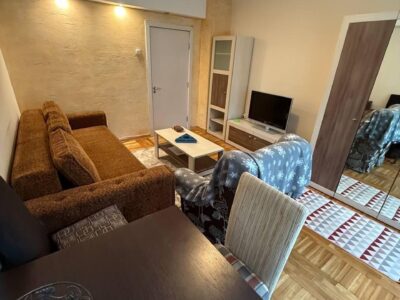 GARSONJERA 30m² – BLAGOJA PAROVIĆA – LIFT – NAMEŠTENA