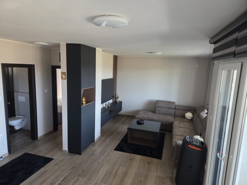 Zlatibor - Lux Kuca vertikala na prodaju 77m2 i 3 ari placa