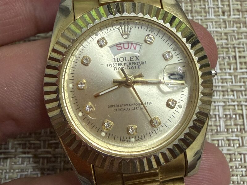 Ženski sat Rolex Day-Date stil – kvarc – radi – 33mm