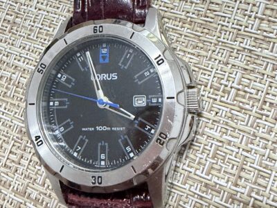 Lorus muški sat 100m WR datum 45mm