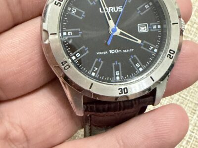 Lorus muški sat 100m WR datum 45mm