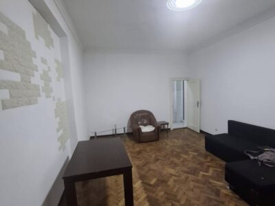 IZDAJE SE STAN / POSLOVNI PROSTOR – BALKANSKA ULICA, CENTAR