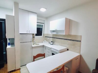 GARSONJERA 30m² – MARIBORSKA – NOVIJE – LIFT – CG