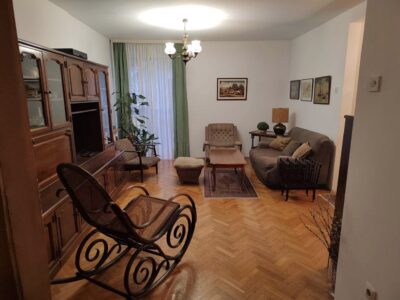 Izdaje se dvoiposoban stan na Banovom brdu – Valjevska ulica, 75 m²