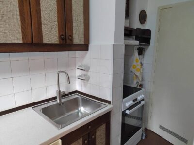 Izdaje se dvoiposoban stan na Banovom brdu – Valjevska ulica, 75 m²