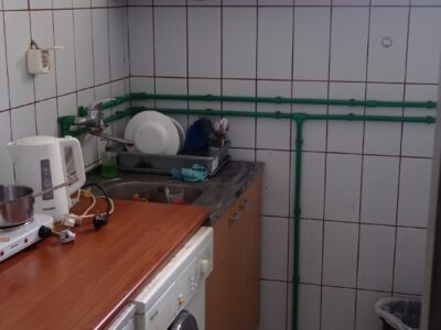 Hala sa placem i kancelarijama